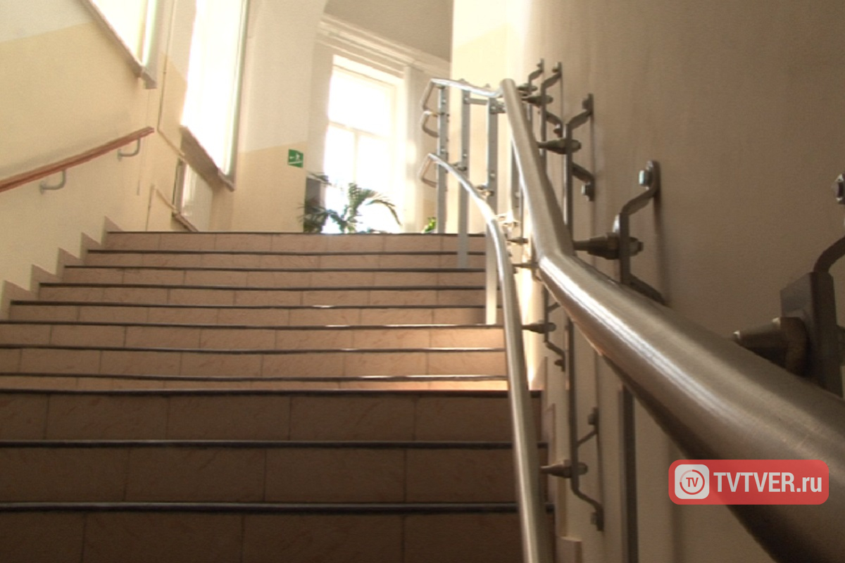 В Тверской городской Думе установили подъемник для маломобильных посетителей