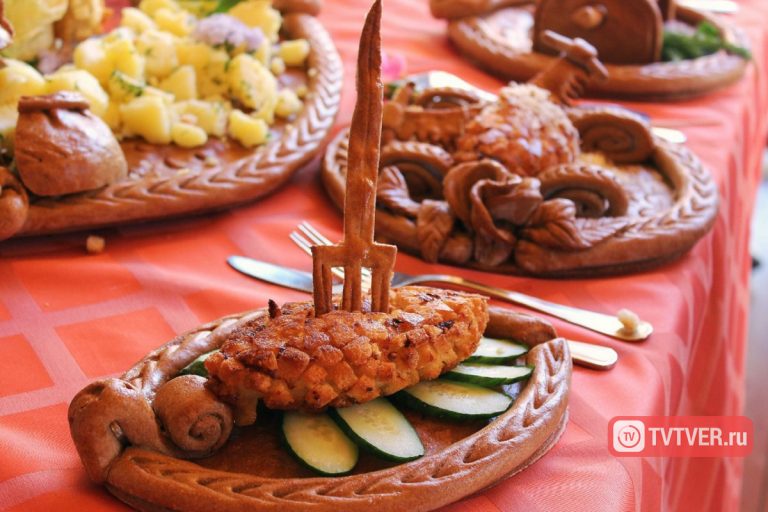 В Торжке фестиваль трактирной еды начался с кулинарных гастролей