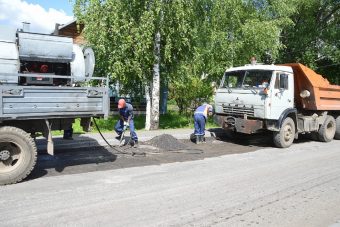 В Твери дорожники срезали 2,5 тысячи квадратных метров асфальтового покрытия