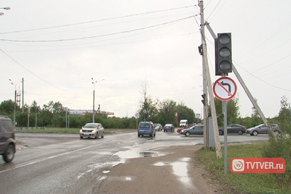 Чьих будешь? В Твери не могут решить, кому ремонтировать светофор в Мамулино