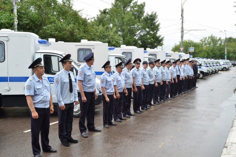 Ключи от нового служебного транспорта получили полицейские Тверской области