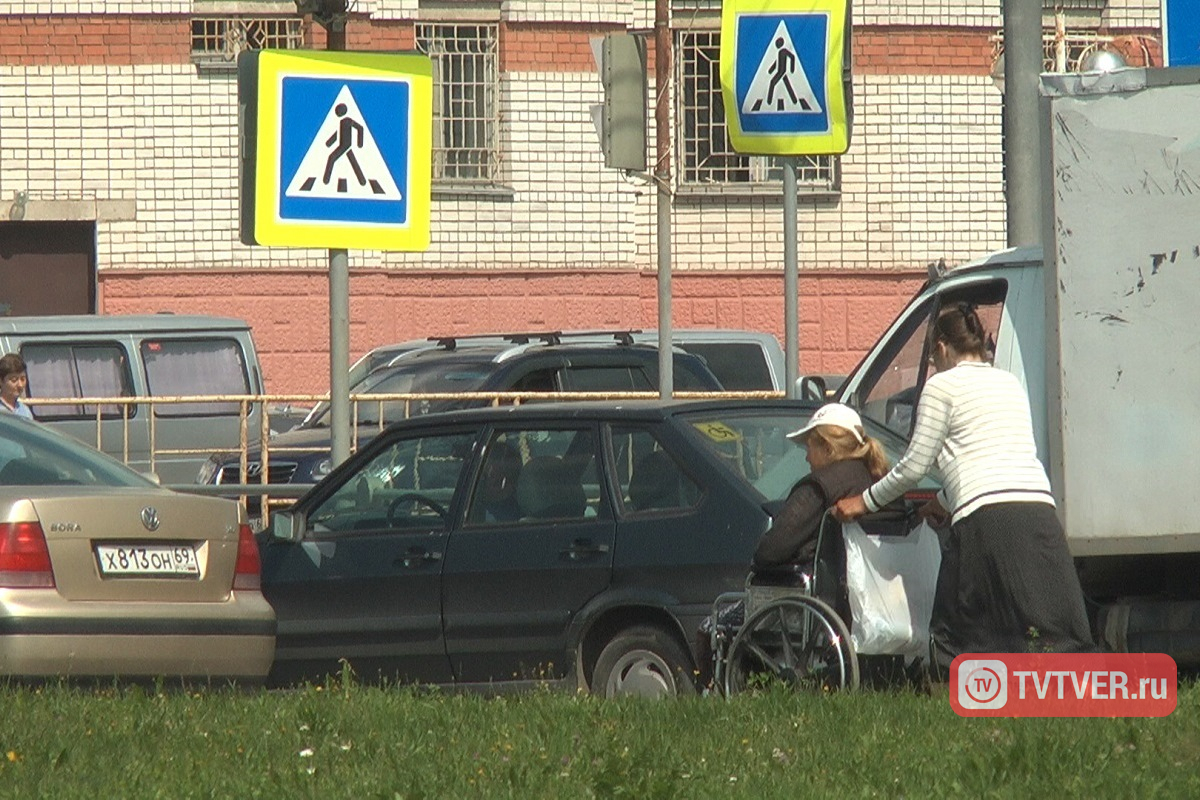 В микрорайоне Южный в Твери обосновались инвалиды-попрошайки
