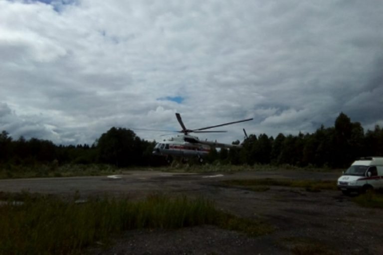 Вертолет Ми-8 доставил в Тверь тяжело больного пациента