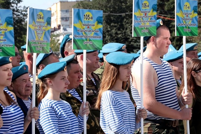 В Твери отпраздновали День воздушно-десантных войск 