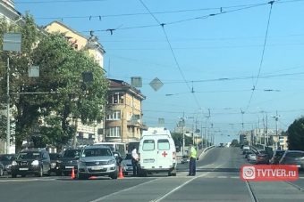 Двое пострадали при столкновении автомобилей в центре Твери