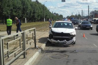 В Твери таксист уснул за рулем и спровоцировал ДТП, пострадал семимесячный ребенок