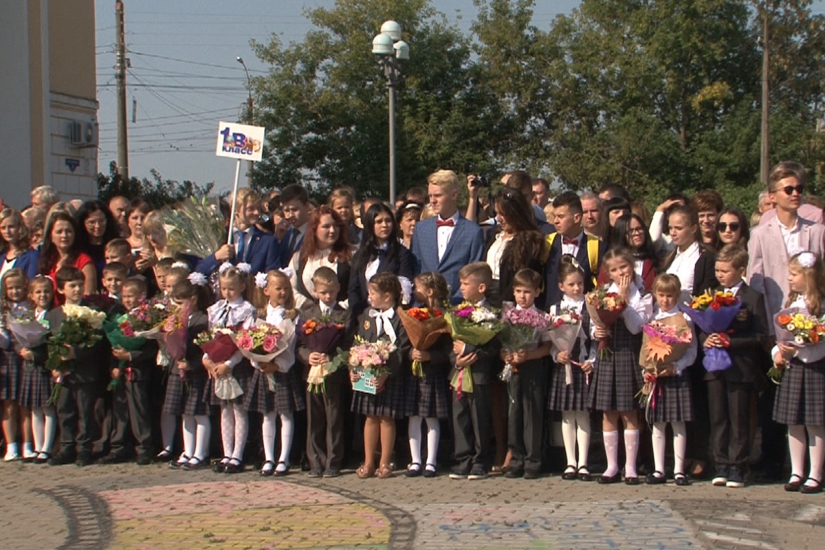В России могут отменить школьные линейки