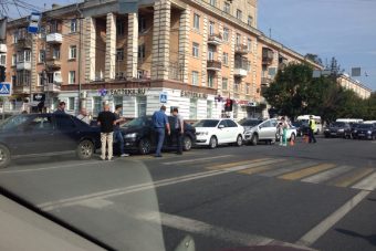 В Пролетарском районе Твери собрался «паровозик» из четырёх машин