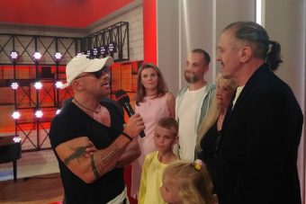 На шоу «Голос.60+» Александр Евдокимов из Твери попал в команду Леонида Агутина