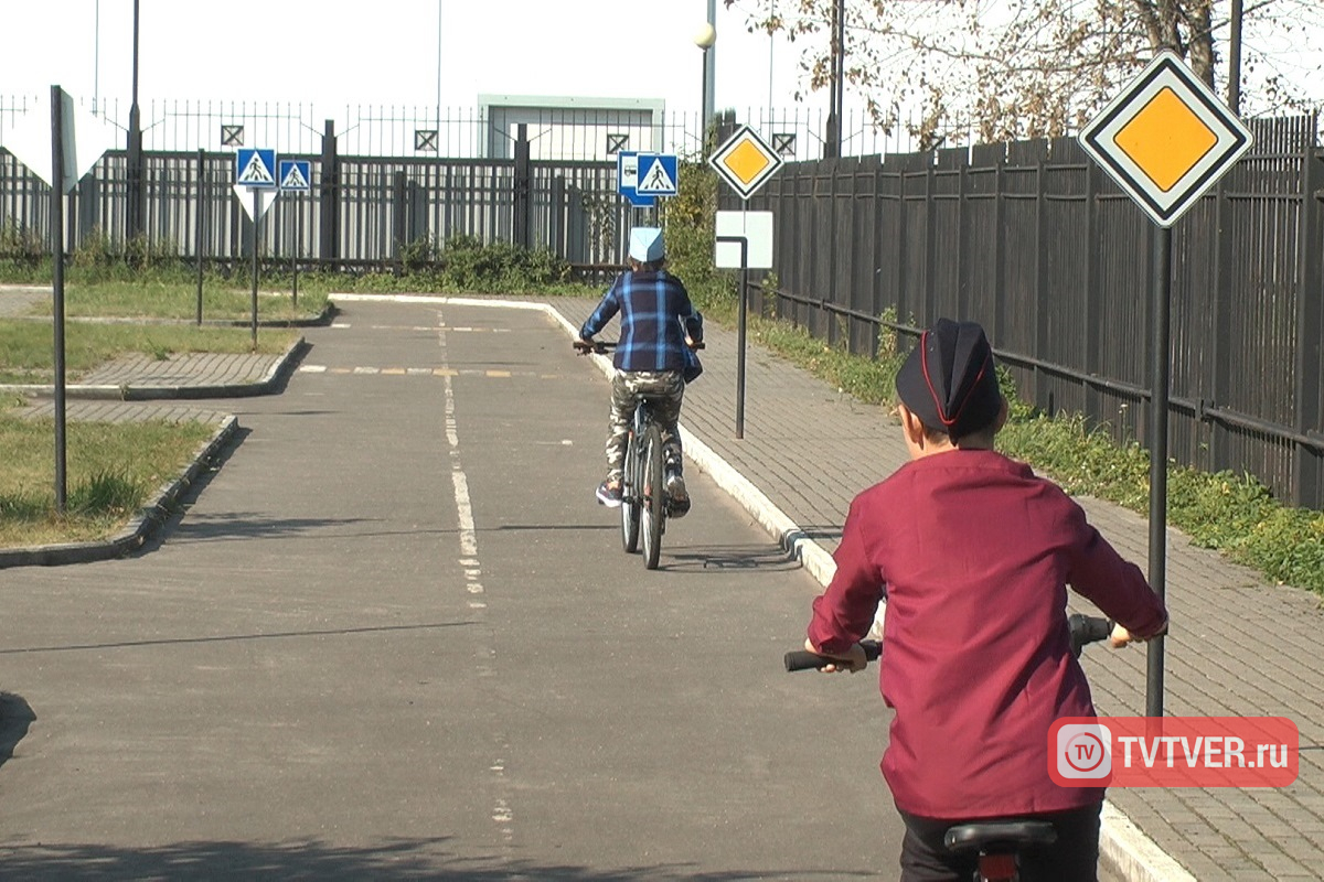 В Твери более 130 школьников приняли участие в акции «Безопасное колесо»
