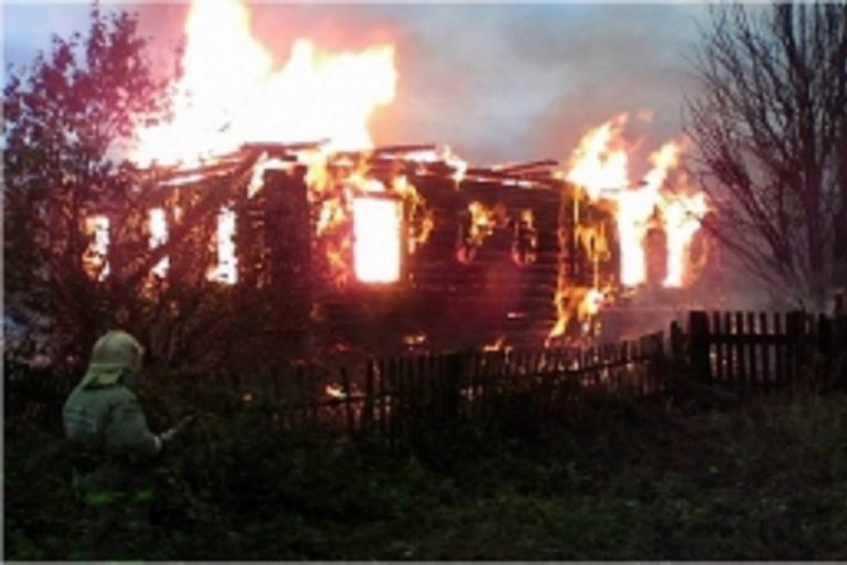 В Спировском районе уничтожена огнем дача