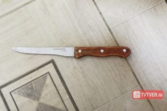 Жительница Тверской области зарезала гражданского мужа и ранила двоих знакомых
