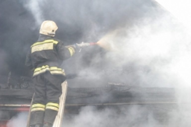 Под Тверью сгорел строящийся жилой дом