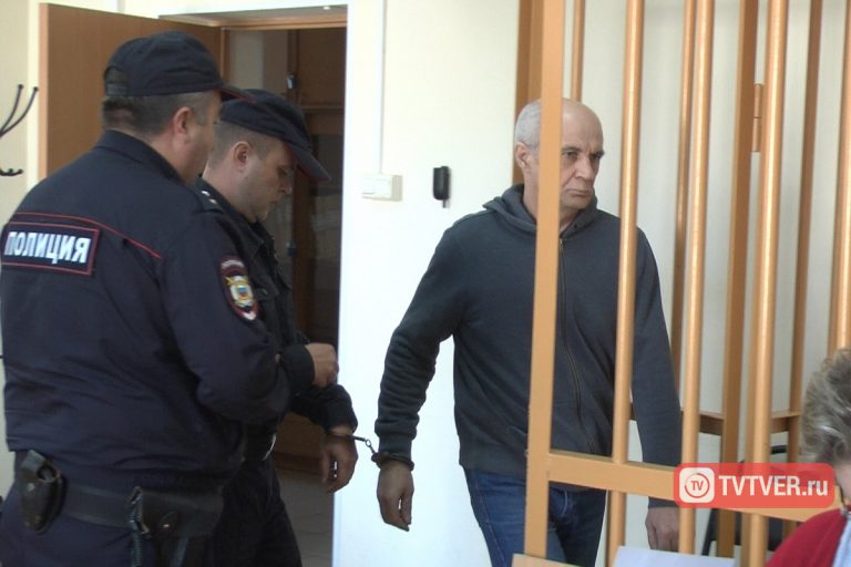 Обвинявшиеся во взяточничестве сотрудники МУП "ЖЭК" отпущены на свободу