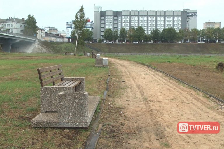 Опять на зиму глядя. В Твери готовятся к реконструкции Аллеи Славы в Мамулино