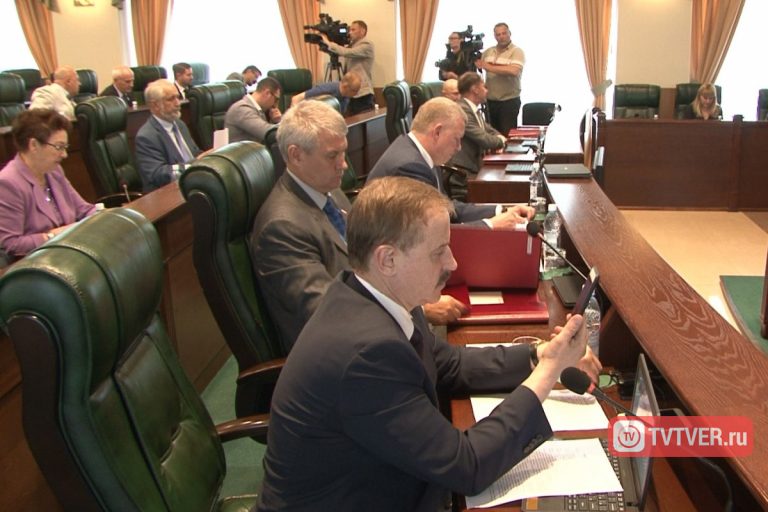 В Твери четверо депутатов Заксобрания отказались отпускать Сергея Веремеенко в Государственную Думу РФ