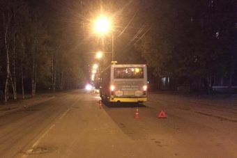 В Твери пассажирка пострадала, пытаясь зайти в автобус