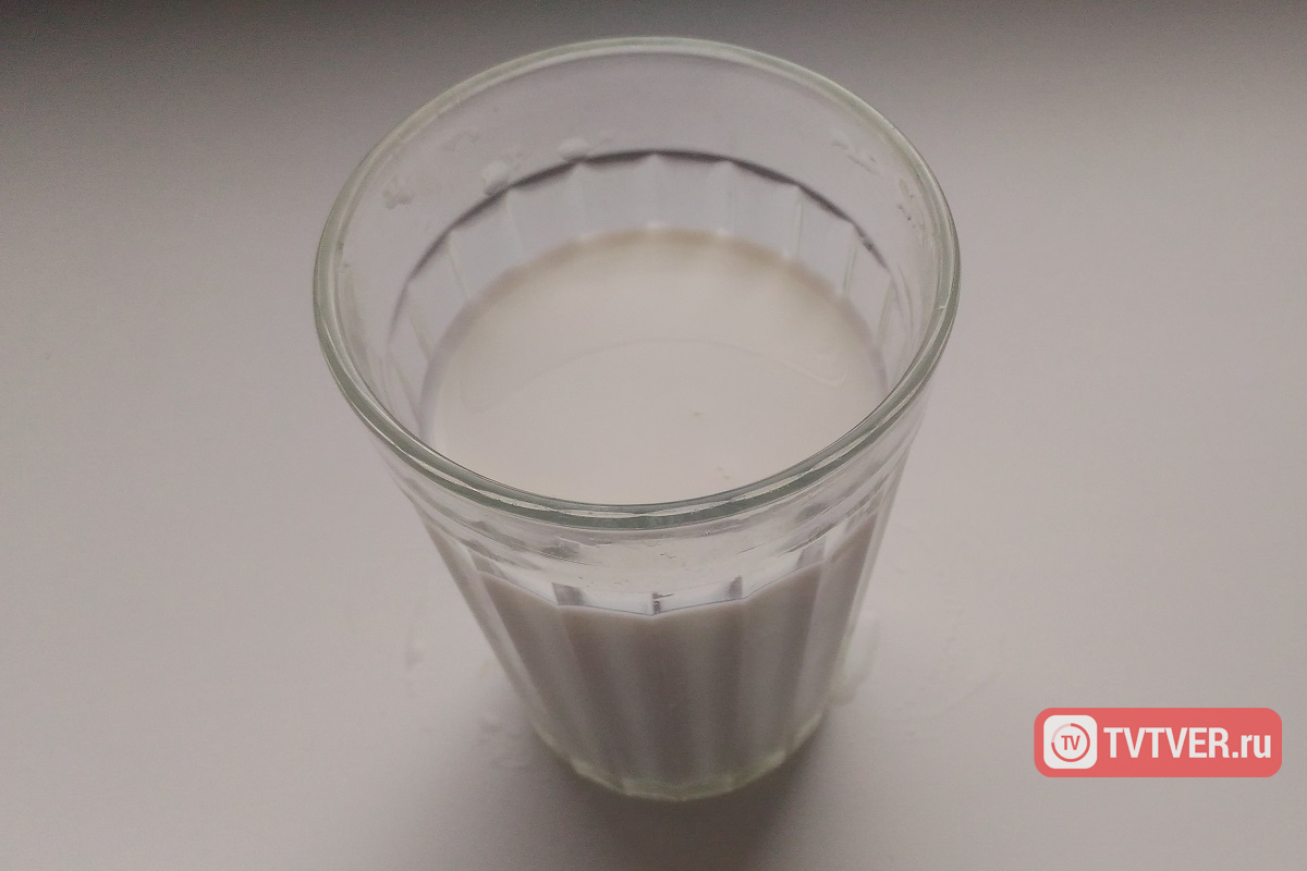 Фальсифицированным молоком поили учащихся школы в Тверской области