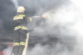 Дачный дом остался без крыши в Тверской области