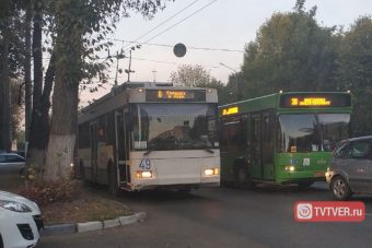 В Твери троллейбусы «парализовали» движение по Односторонней