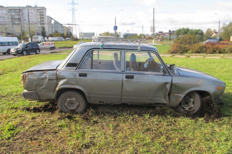 Угнать и сжечь: в Твери задержаны серийные угонщики и поджигатели автомобилей