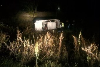 Автоледи вылетела в кювет в Тверской области, её пассажир пострадал