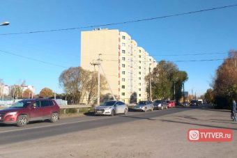 Ремонт дороги стал причиной пробки на Бурашевском шоссе в Твери