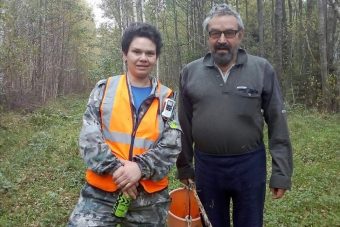 Заблудившегося грибника случайно нашли волонтеры из Конаково