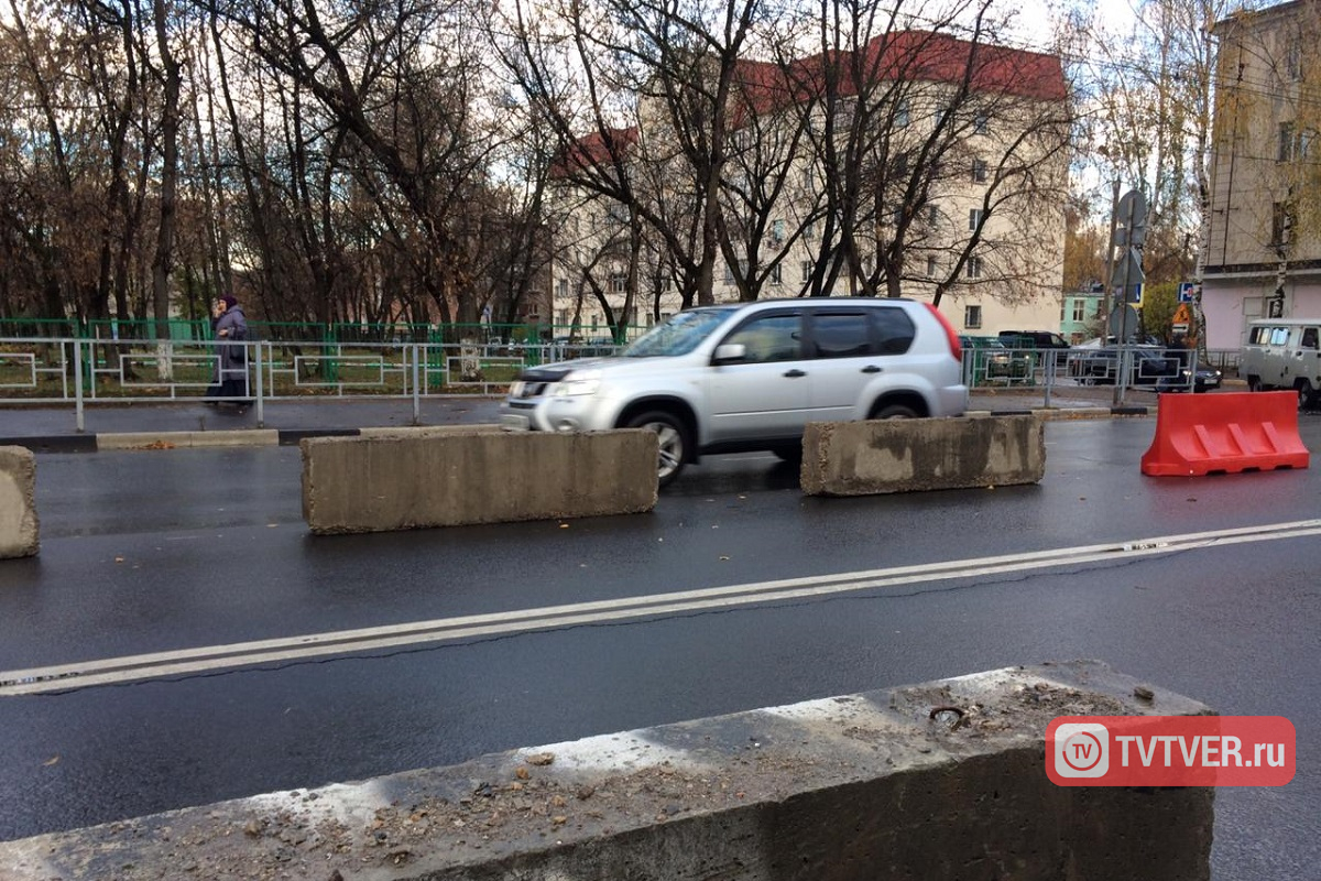 В Твери без предупреждения частично перекрыли Волоколамский проспект