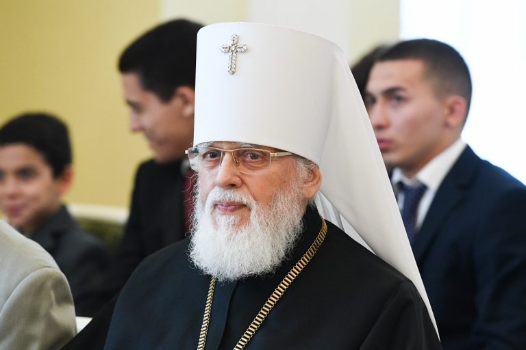 Священнослужитель, банкир, многодетная мать. Жителям Тверской области вручали государственные и региональные награды