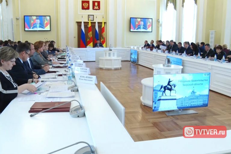 В правительстве Тверской области вновь подумывают об увеличении налога на дорогие авто