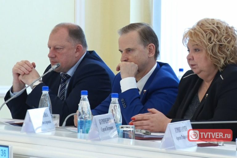 В правительстве Тверской области вновь подумывают об увеличении налога на дорогие авто
