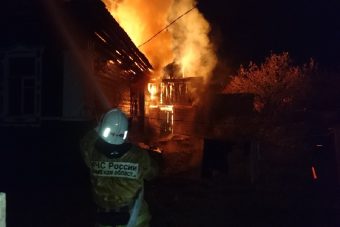 Следственный комитет выясняет обстоятельства гибели двух человек на пожаре в Тверской области
