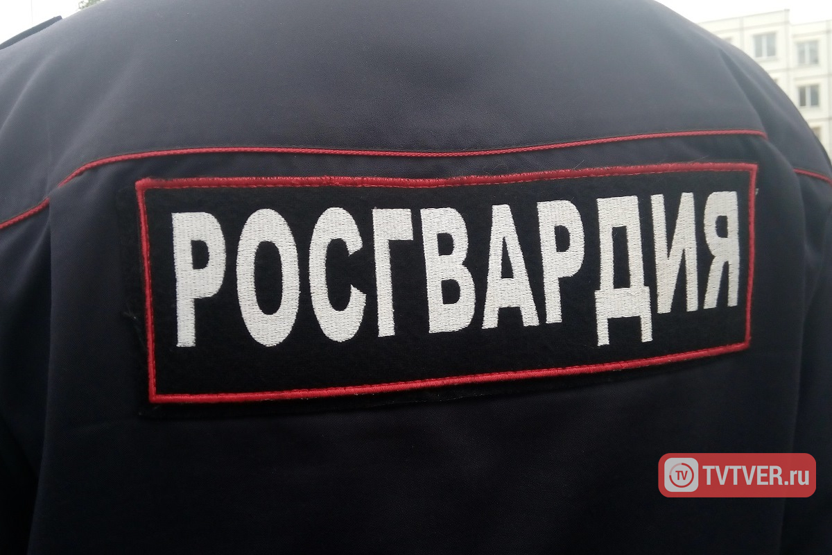 Житель Тверской области пытался украсть в магазине 24 коробок конфет