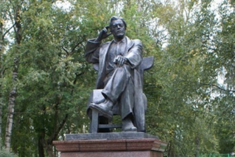 В Бежецке отметили годовщину рождения знаменитого земляка