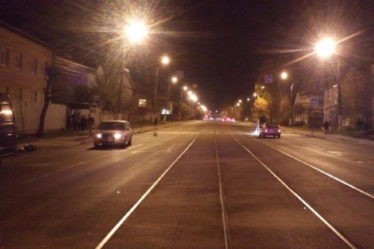 В Твери уличная камера поймала момент гибели женщины на пешеходном переходе