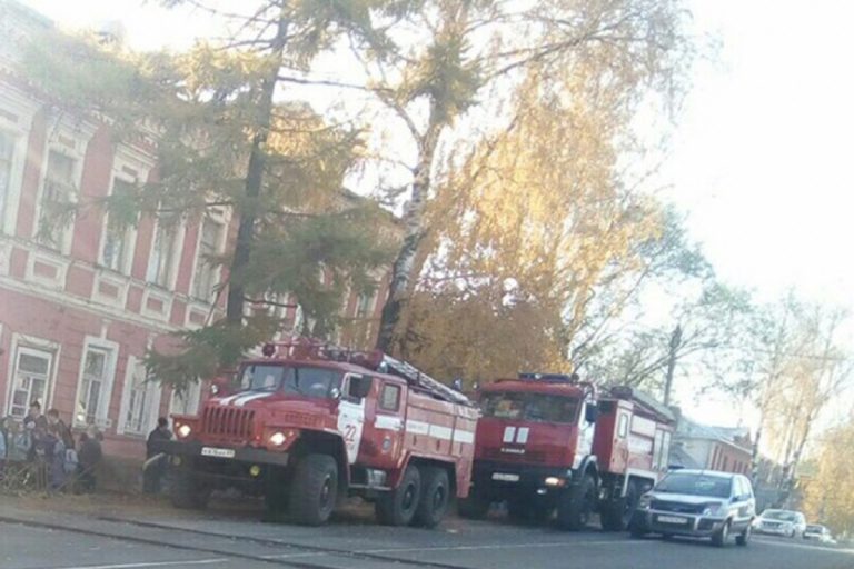 Из-за дыма в туалете прокуратура устроила проверку в школе Бежецка