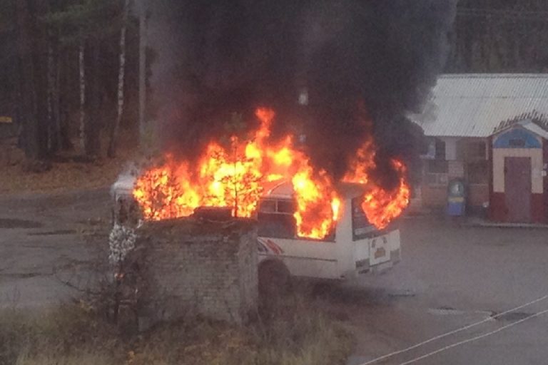 В Тверской области загорелась маршрутка