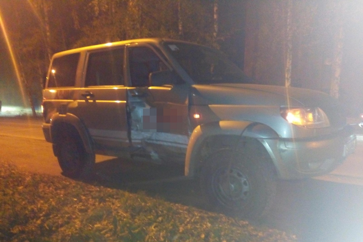 В Твери УАЗ не пропустил иномарку и врезался в нее