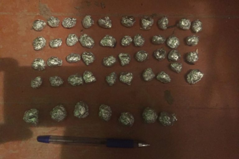 Двое жителей Зубцова задержаны с крупной партией наркотиков