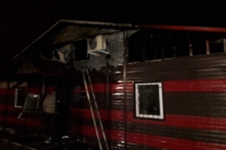 В Твери из-за короткого замыкания загорелось офисное здание