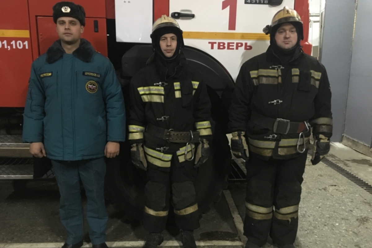 В Твери пожарные спасли мужчину от отравления газом