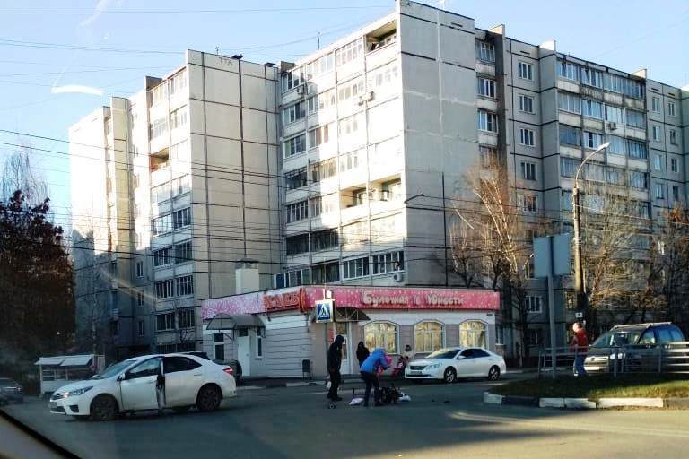 Двухлетнюю девочку сбили на пешеходном переходе в Твери