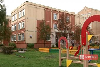 В Твери отец учинил «расправу» над обидчицей сына прямо у детского сада В Твери отец учинил «расправу» над обидчицей сына прямо у детского сада
