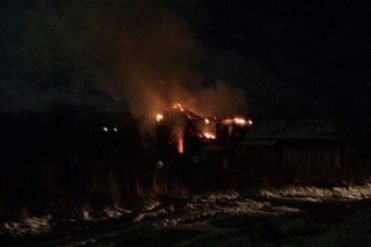 В Тверской области более пяти часов тушили строящийся дом