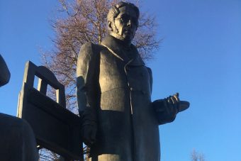В Тверской области у бронзового Венецианова украли кисть