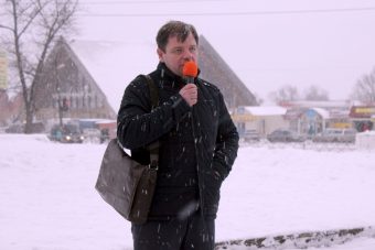 Депутата-коммуниста в Ржеве попытались закидать яйцами