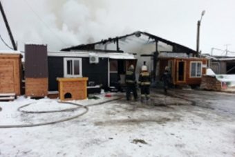Под Тверью горело производственное помещение