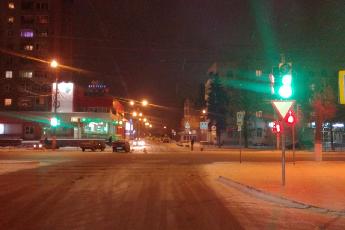 В Твери водители двух ВАЗов не поделили перекресток