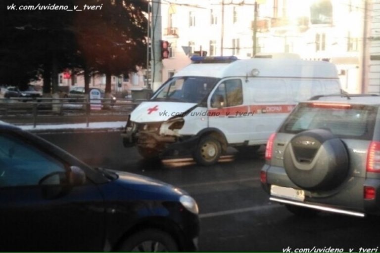 В Твери ищут свидетелей ДТП с участием машины скорой помощи